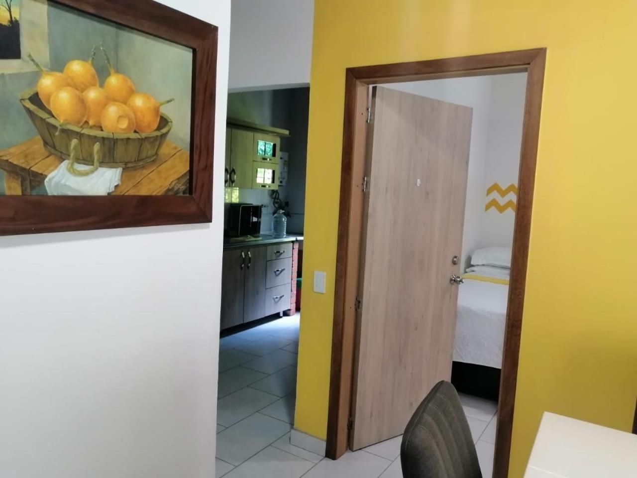 Apartamentos Amoblados Laureles Estadio Medellin Casa Margarita Exterior foto